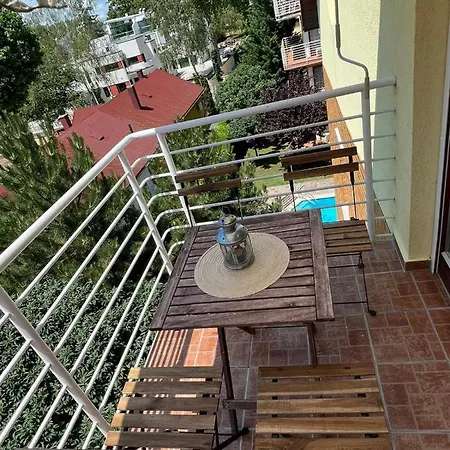 Apartment Sari Apartman *