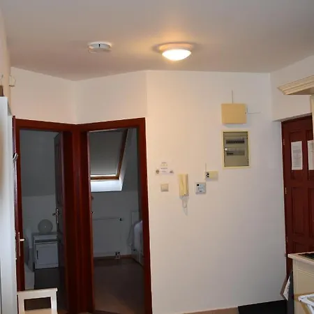 Sari Apartman Апартаменты Шиофок